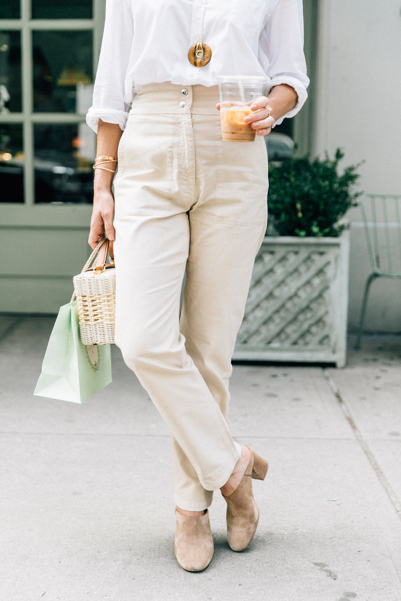 neutral summer outfit