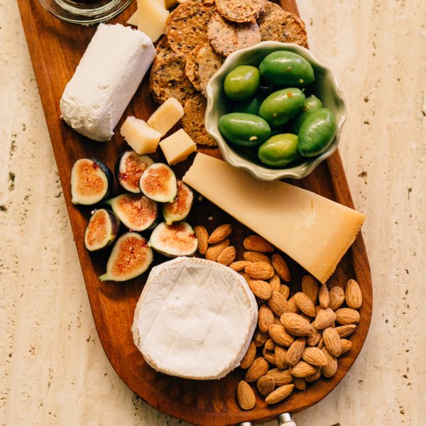 How to Create a Beautiful Cheese Board